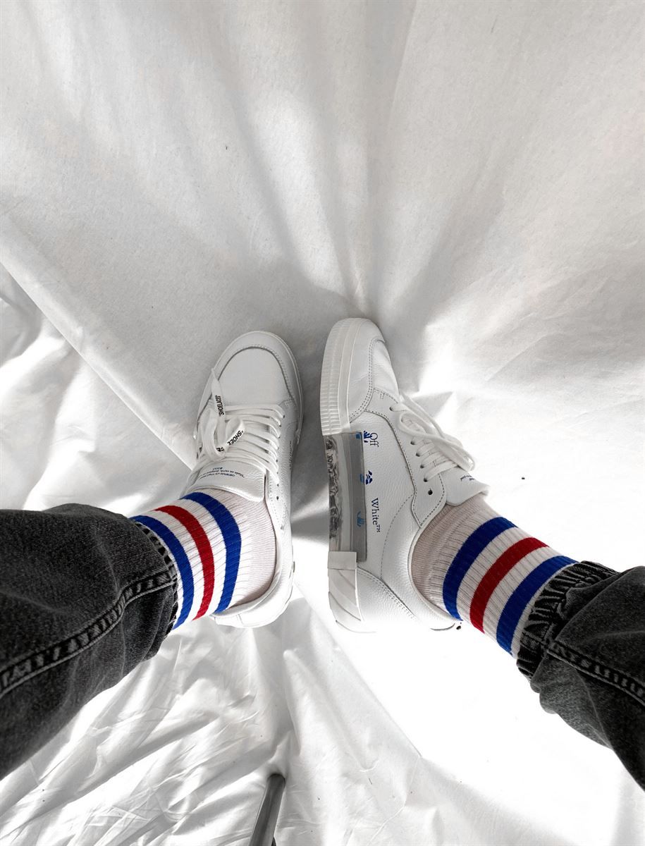 STD Mavi Kırmızı Çizgili Beyaz Uzun Çorap