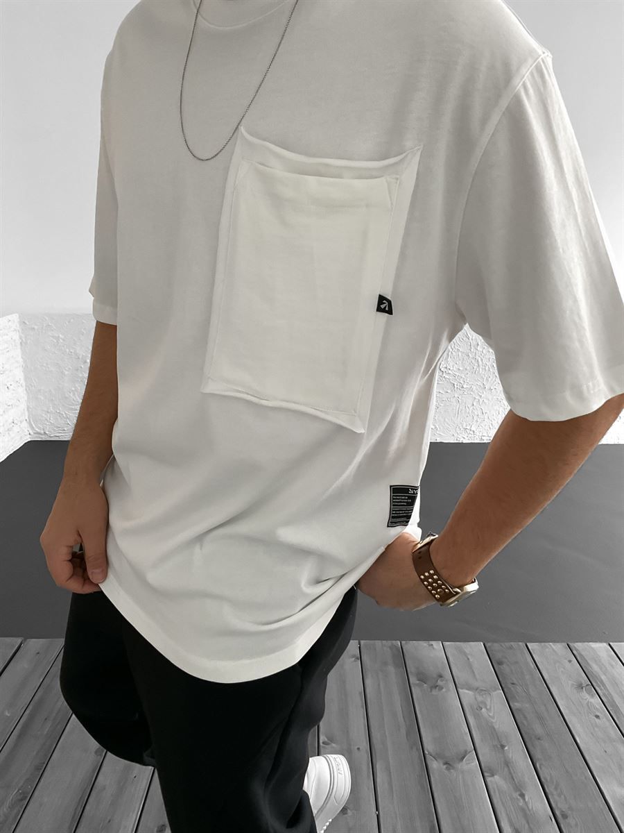 Beyaz Pis Cepli Oversize T-Shirt YP-2038