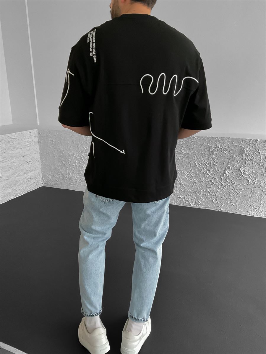 Siyah Çizgi Nakışlı Oversize T-Shirt YP-2016