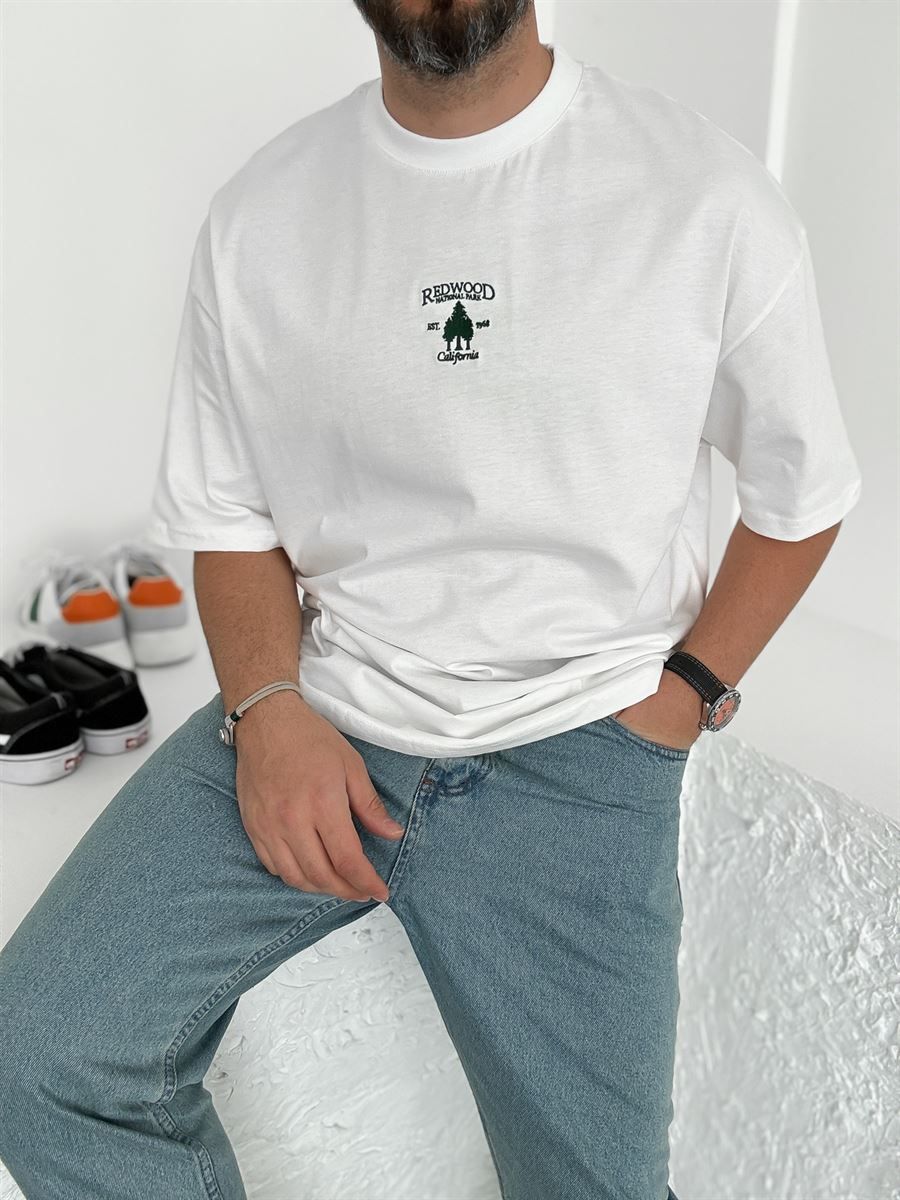 Beyaz Redwood Nakışlı Oversize T-Shirt PM-105