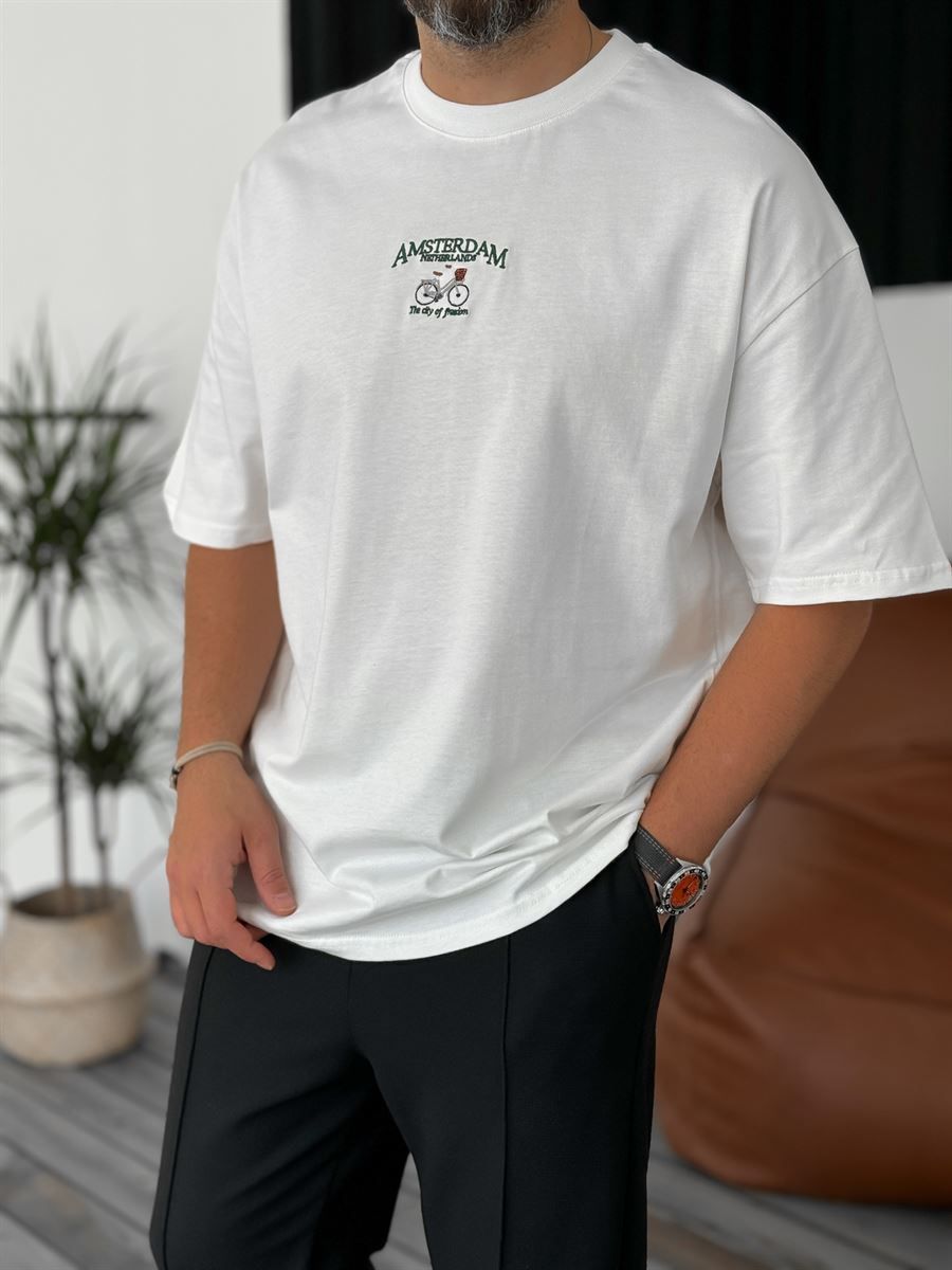 Beyaz Amsterdam Nakışlı Oversize T-Shirt PM-108