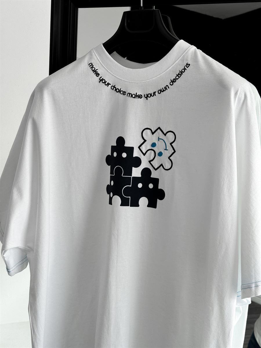 Beyaz Puzzle Nakışlı Oversize T-Shirt JJ-262