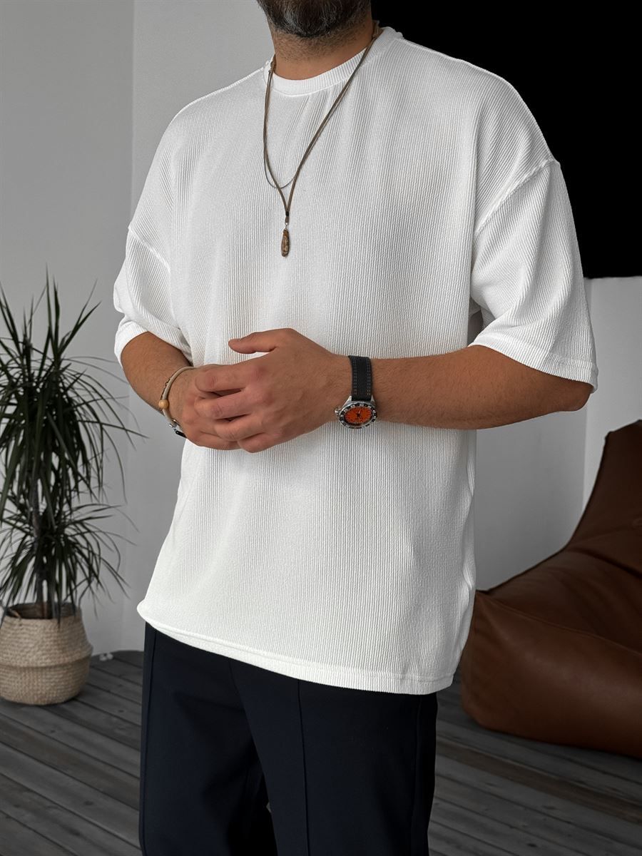 Beyaz İnce Çizgili Basic T-Shirt B-1136